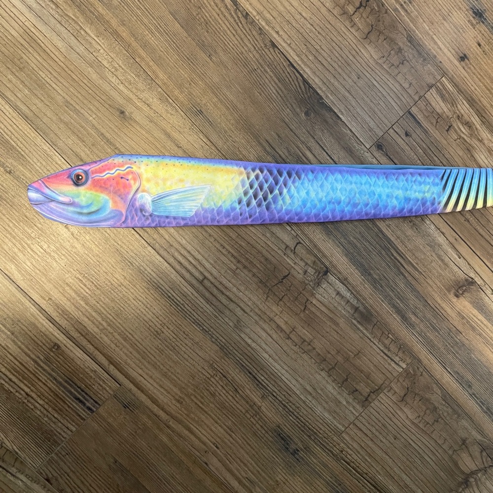 Ralph Marlin “Y’wrasse” 1986 VINTAGE men’s neck tie. Very unique!!